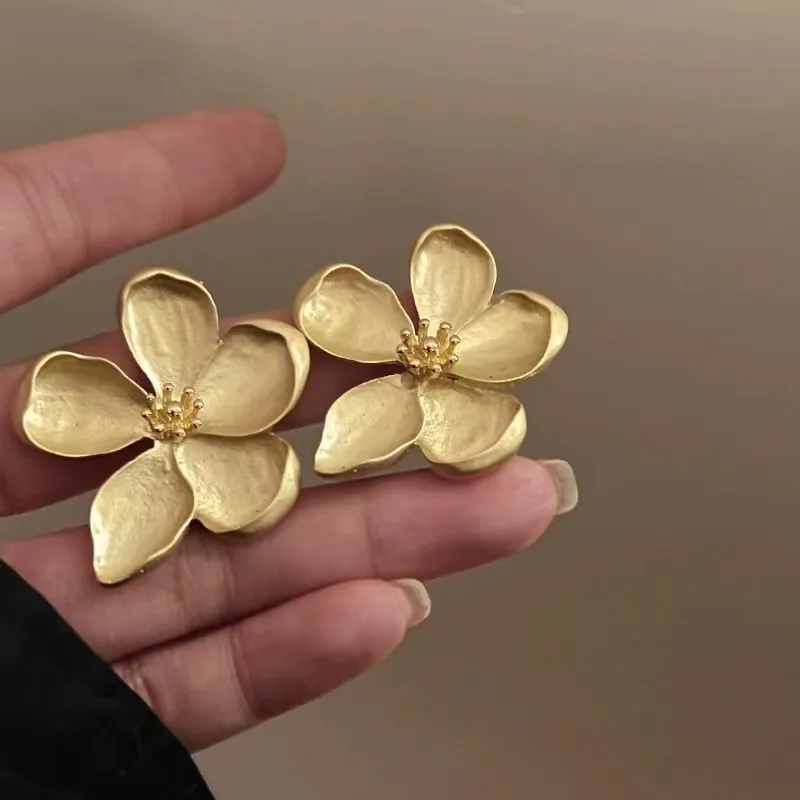Retro Sweet Flower Copper Ear Studs
